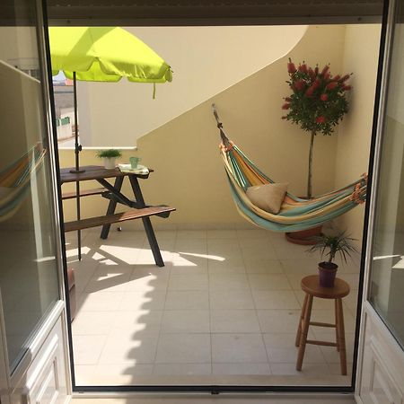 Pineapple Surf House Vandrerhjem Atouguia Da Baleia Eksteriør bilde