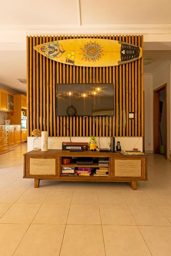 Pineapple Surf House Vandrerhjem Atouguia Da Baleia Eksteriør bilde
