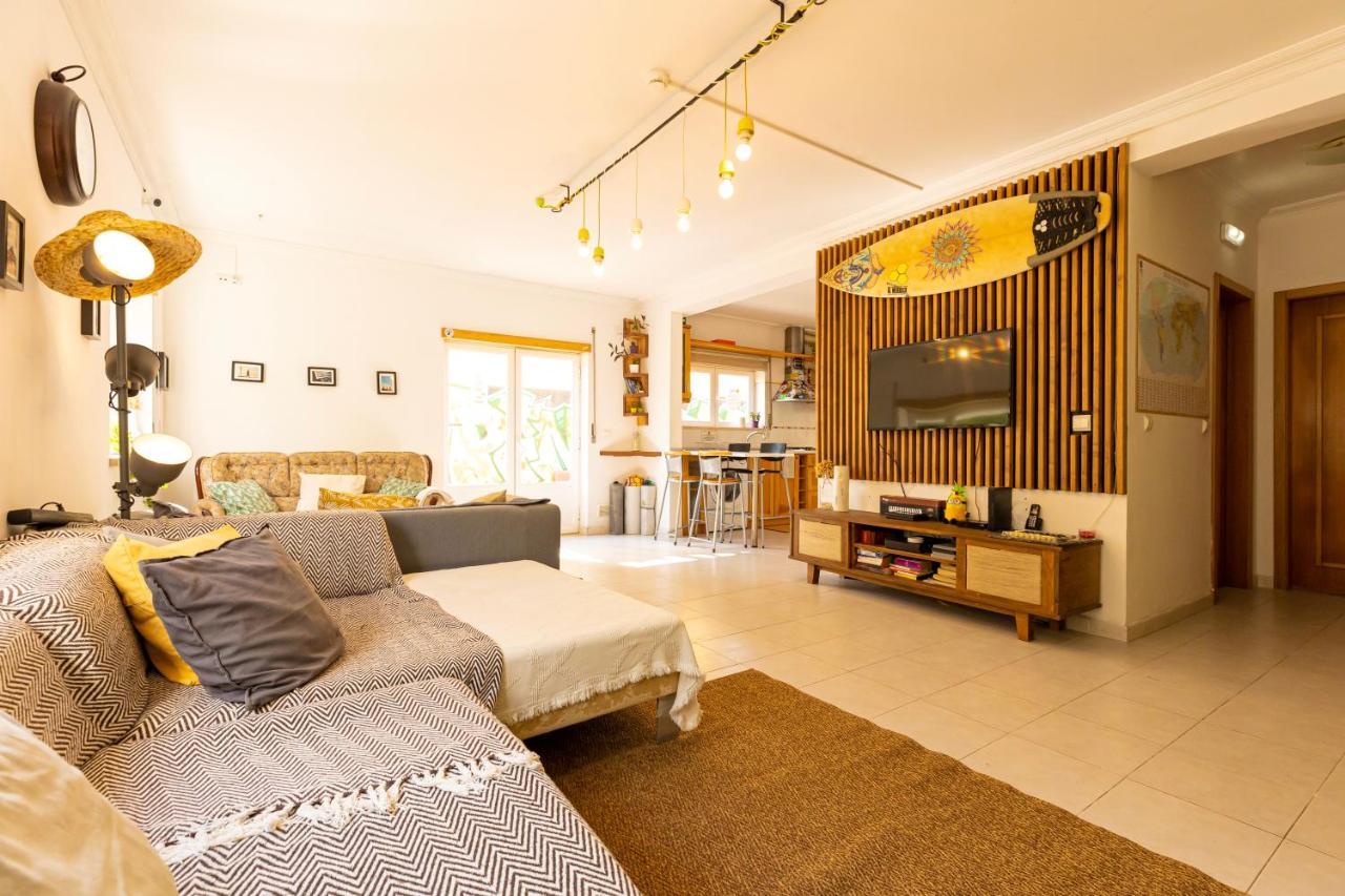 Pineapple Surf House Vandrerhjem Atouguia Da Baleia Eksteriør bilde