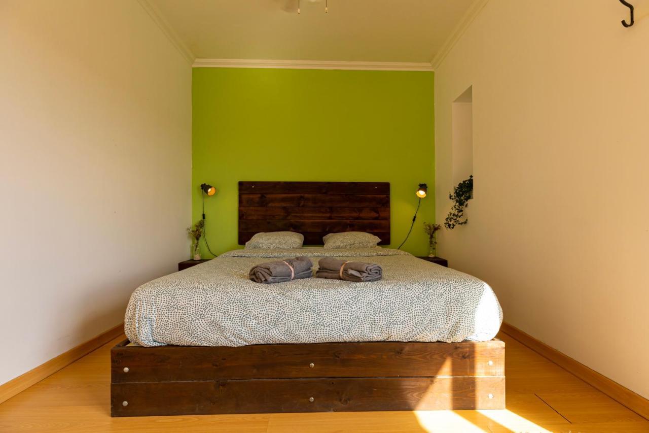Pineapple Surf House Vandrerhjem Atouguia Da Baleia Eksteriør bilde