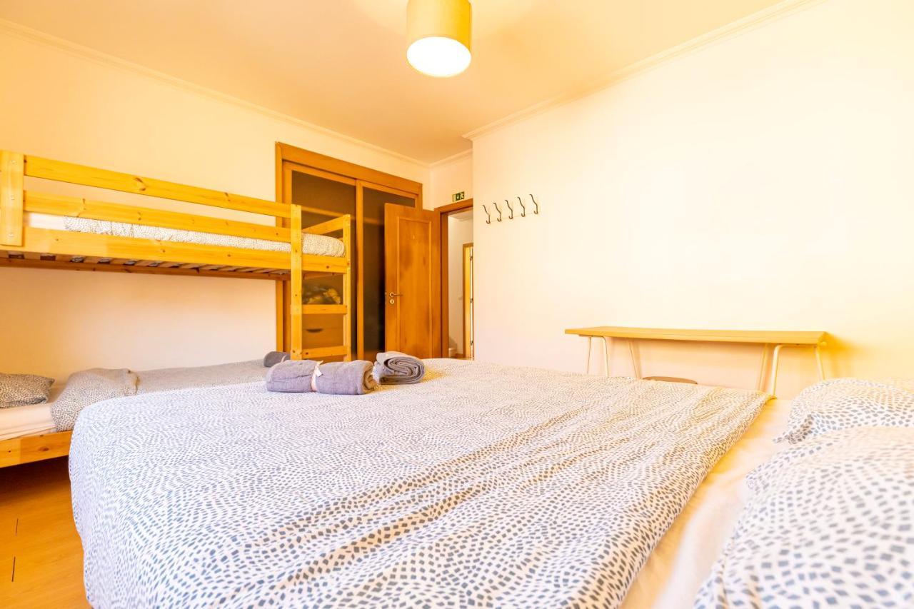 Pineapple Surf House Vandrerhjem Atouguia Da Baleia Eksteriør bilde